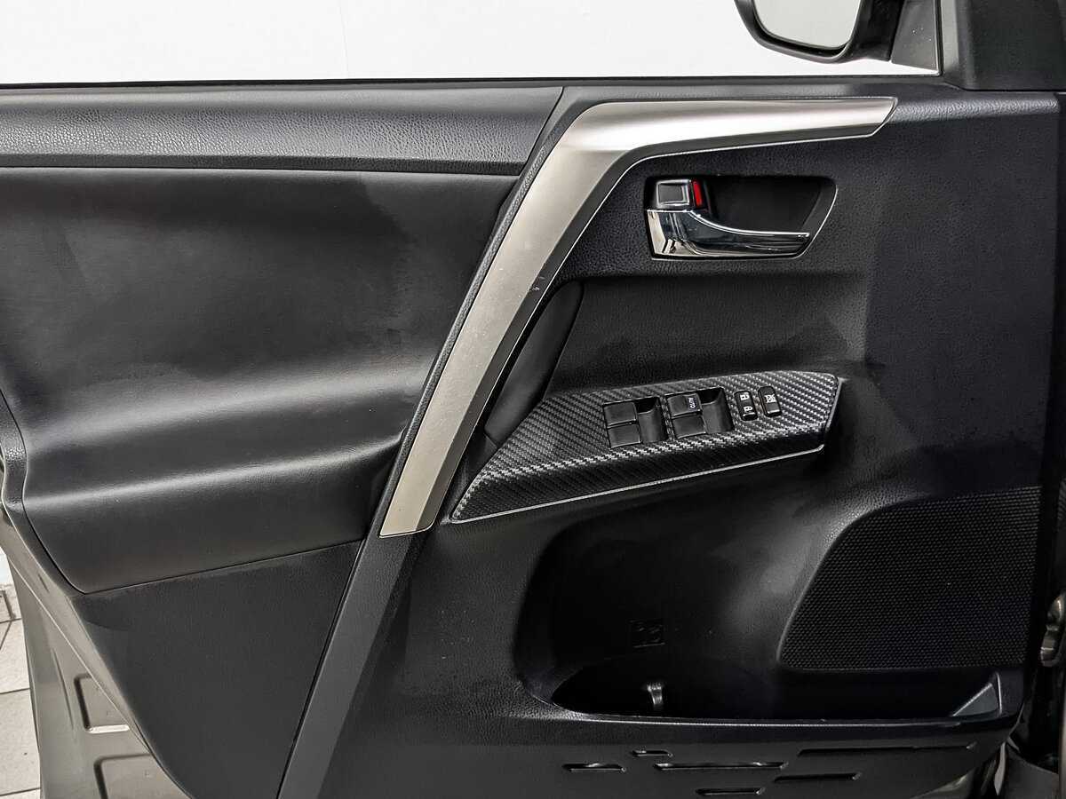 Купить Toyota RAV4 с пробегом. Фото: #18