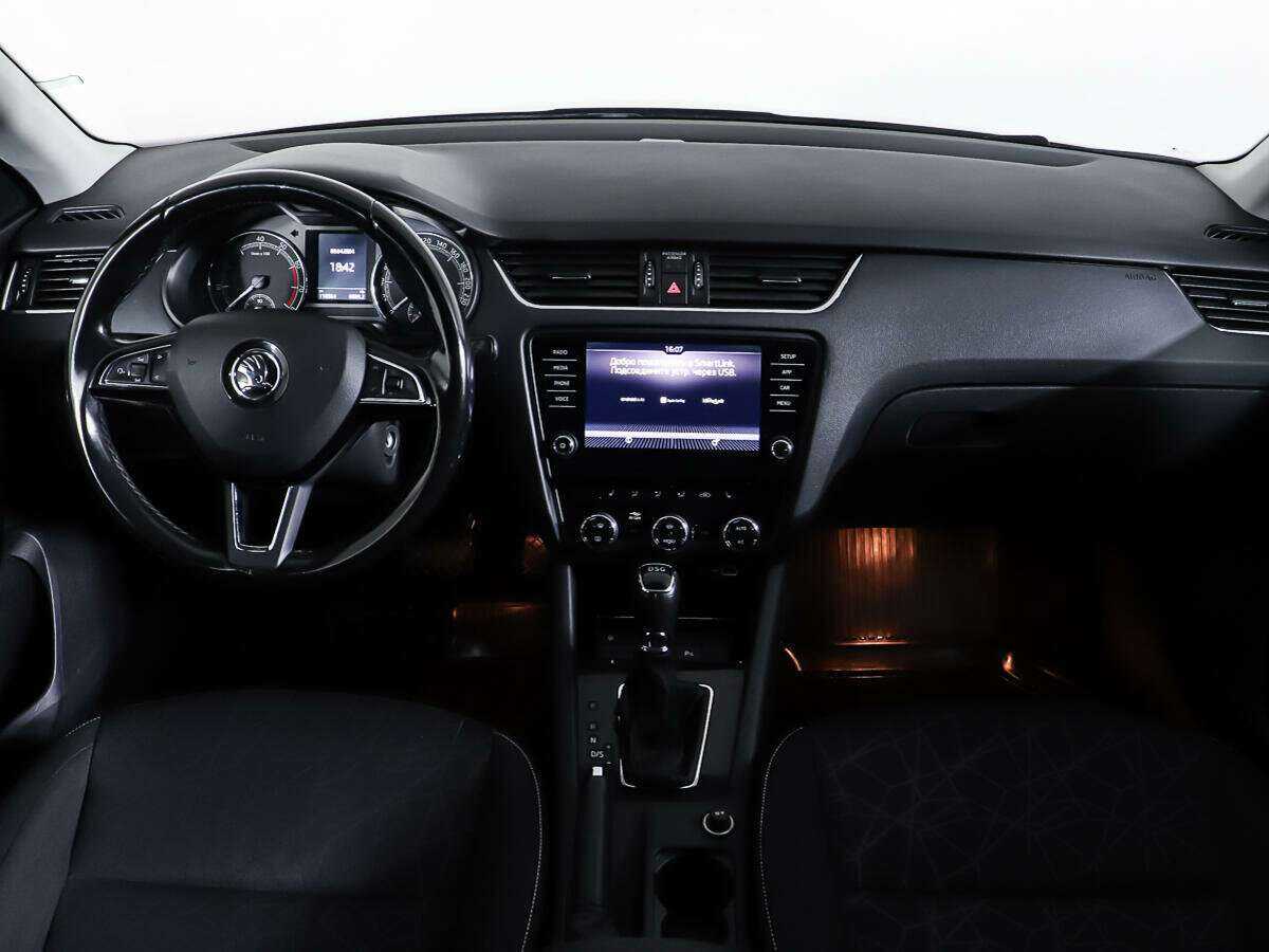 Купить Skoda Octavia с пробегом. Фото: #11