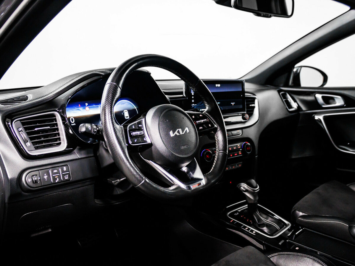 Купить Kia Ceed с пробегом. Фото: #10