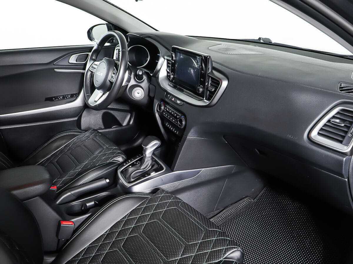 Купить Kia Ceed с пробегом. Фото: #8