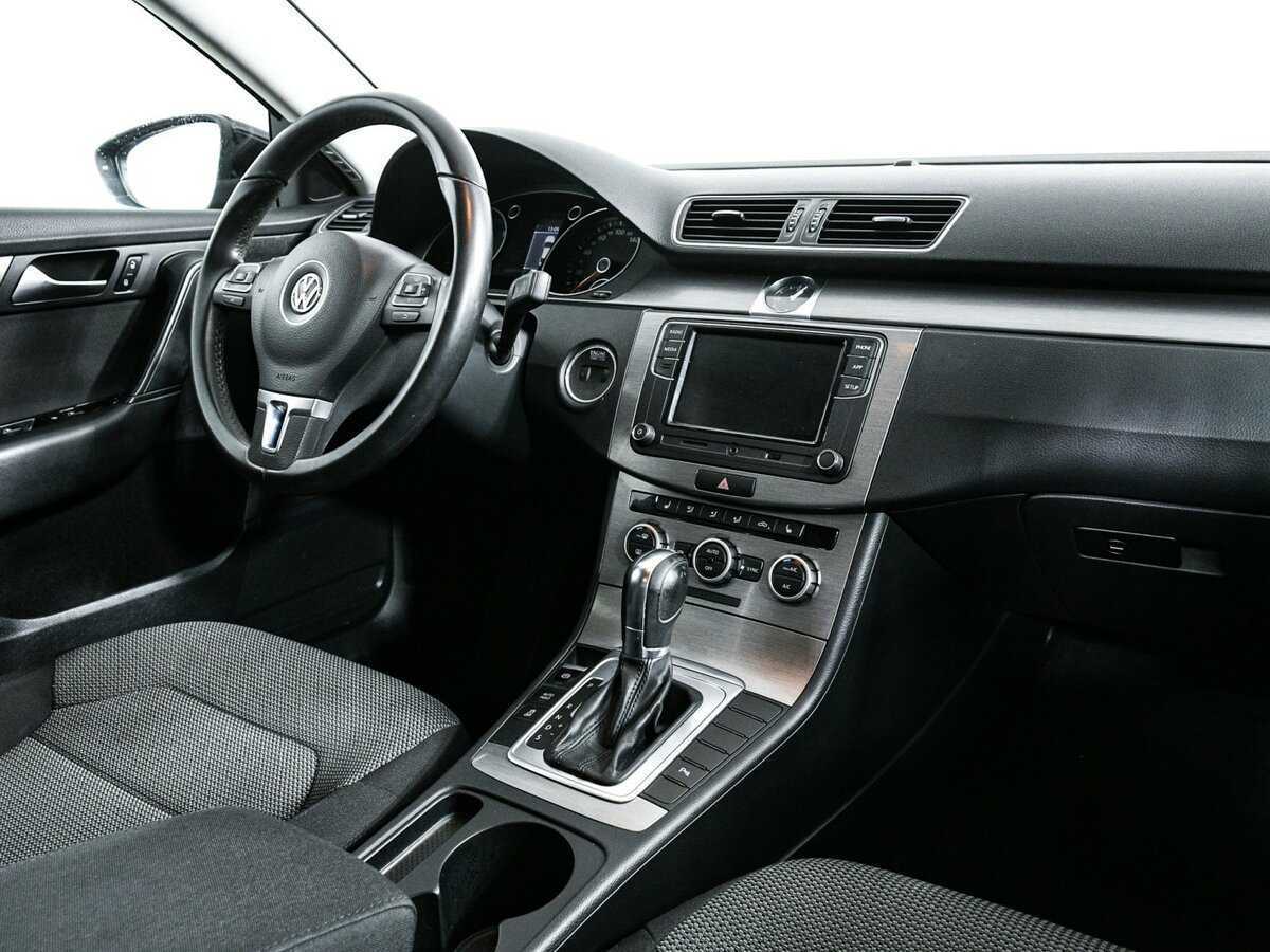 Купить Volkswagen Passat с пробегом. Фото: #8