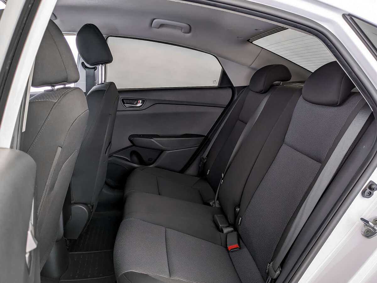 Купить Hyundai Solaris с пробегом. Фото: #9