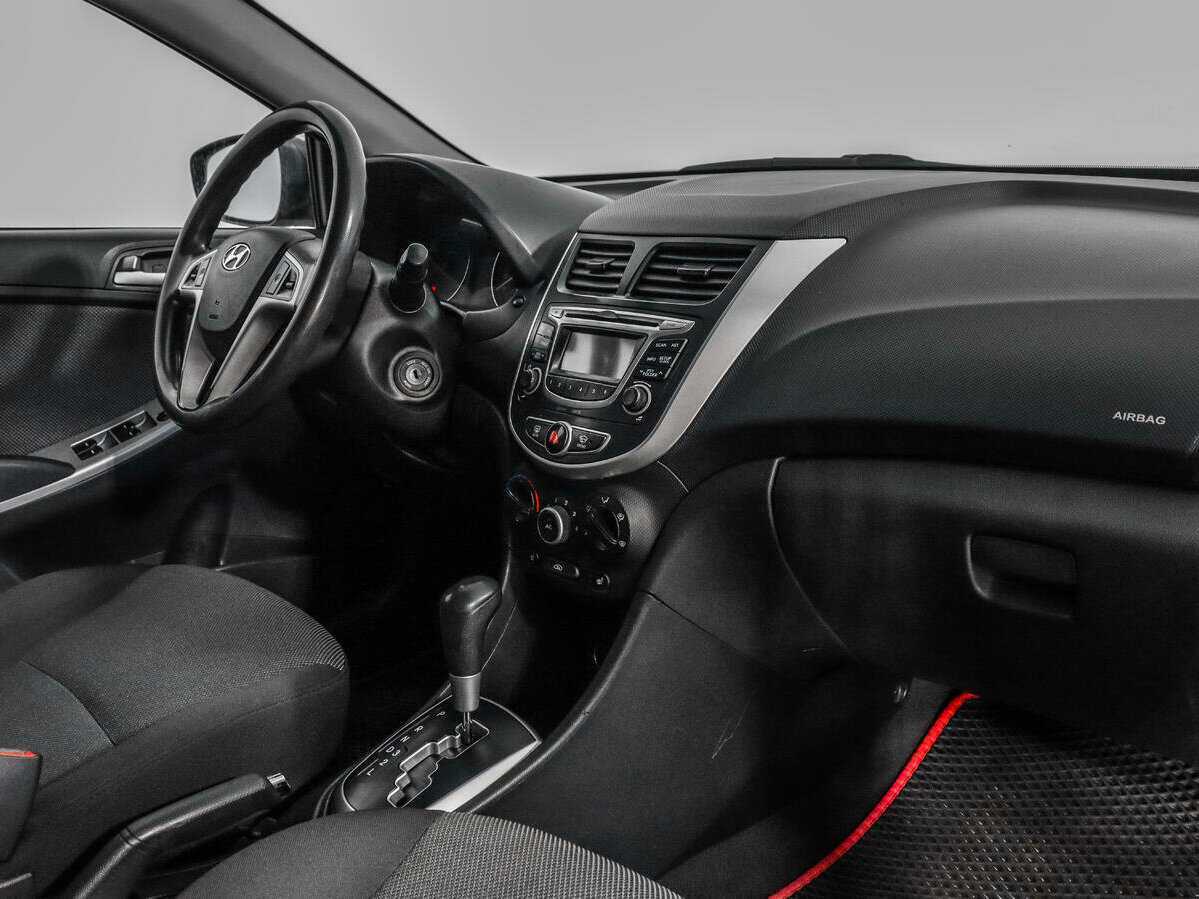 Купить Hyundai Solaris с пробегом. Фото: #10