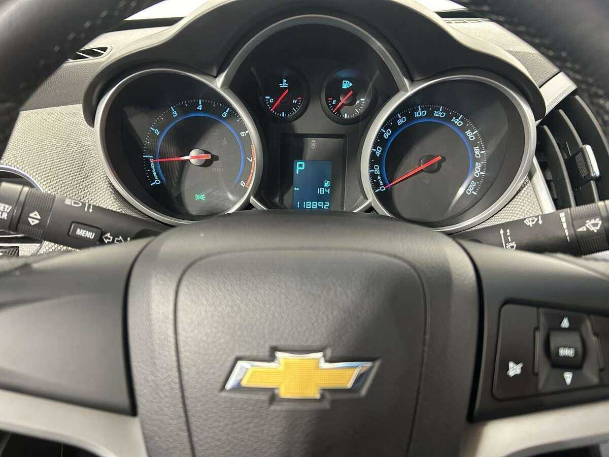 Купить Chevrolet Cruze с пробегом. Фото: #10
