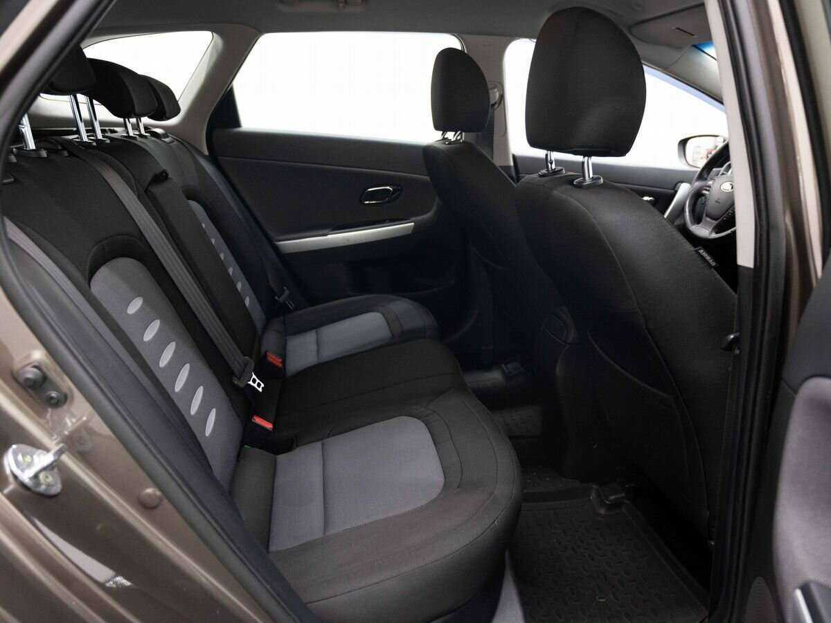 Купить Kia Ceed с пробегом. Фото: #9