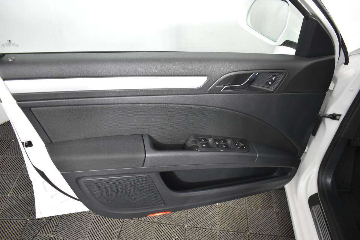 Купить Skoda Superb с пробегом. Фото: #8