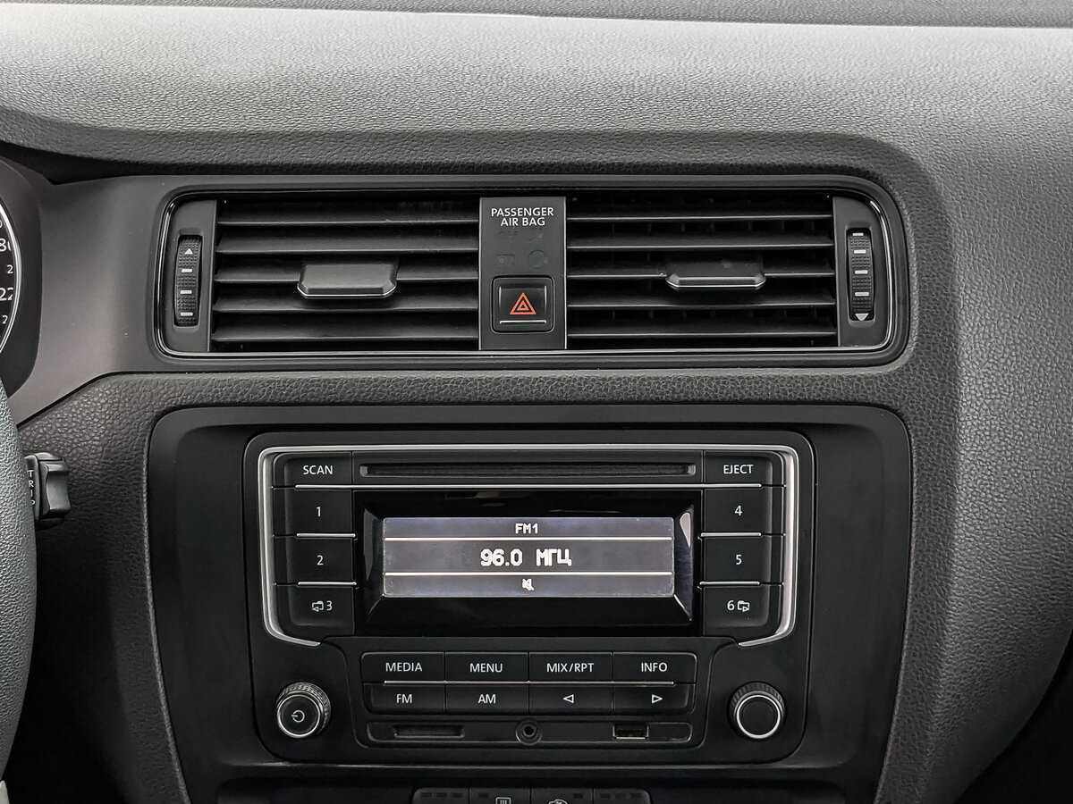 Купить Volkswagen Jetta с пробегом. Фото: #16