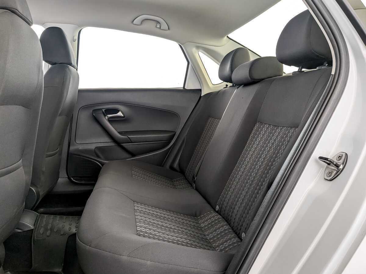 Купить Volkswagen Polo с пробегом. Фото: #11