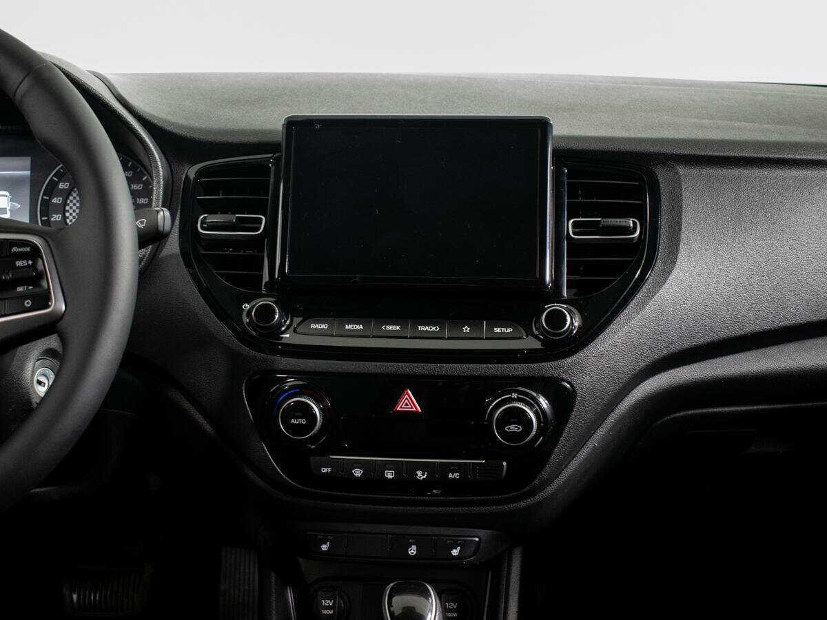 Купить Hyundai Solaris с пробегом. Фото: #9