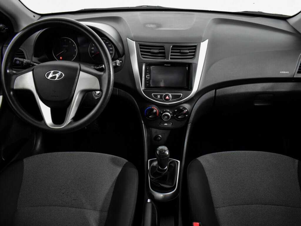 Купить Hyundai Solaris с пробегом. Фото: #8