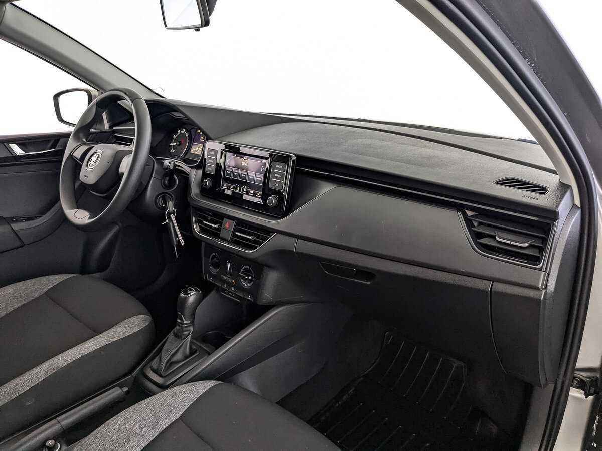 Купить Skoda Rapid с пробегом. Фото: #8