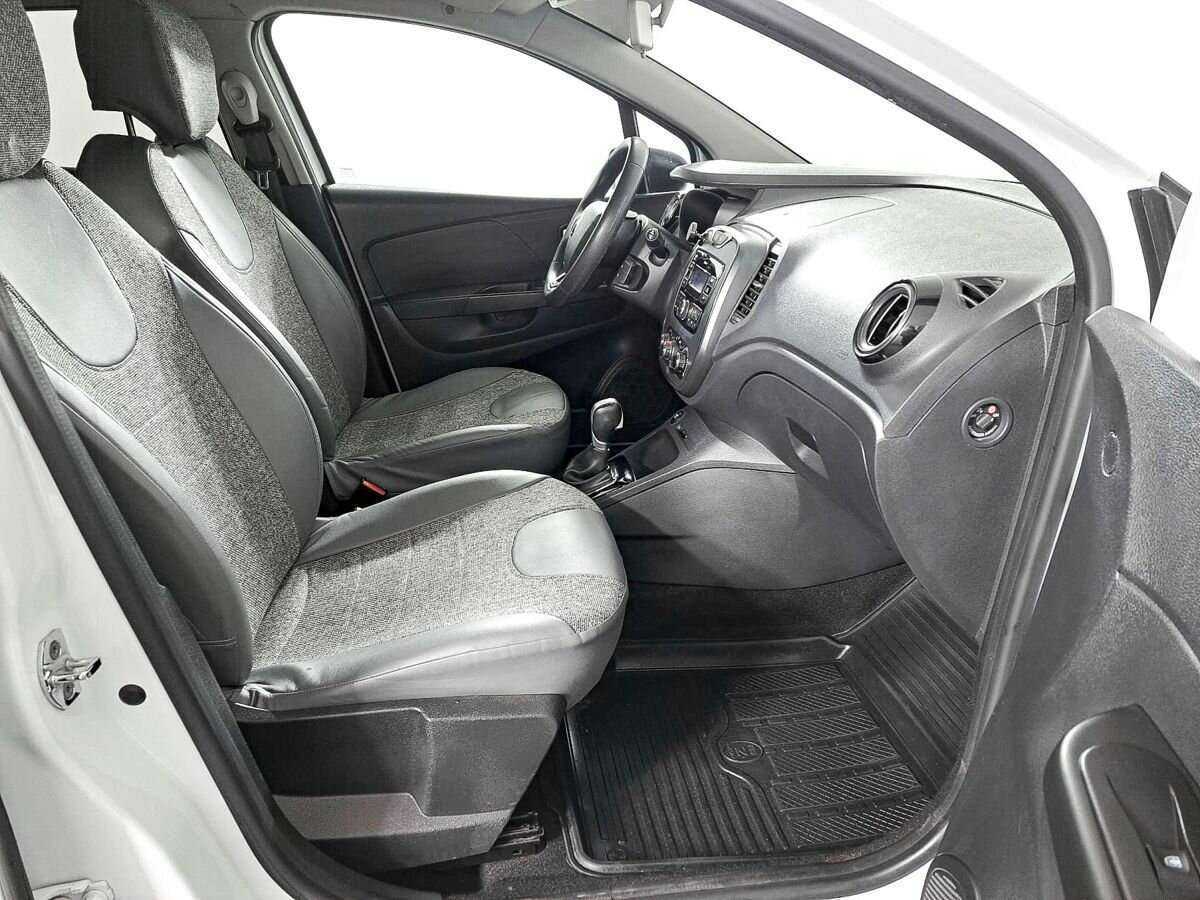 Купить Renault Kaptur с пробегом. Фото: #8