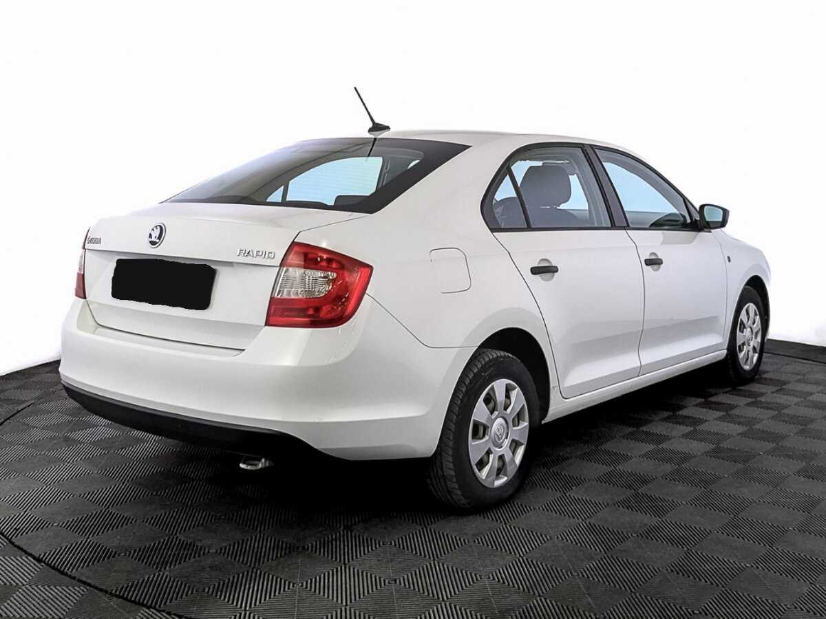 Купить Skoda Rapid с пробегом. Фото: #4