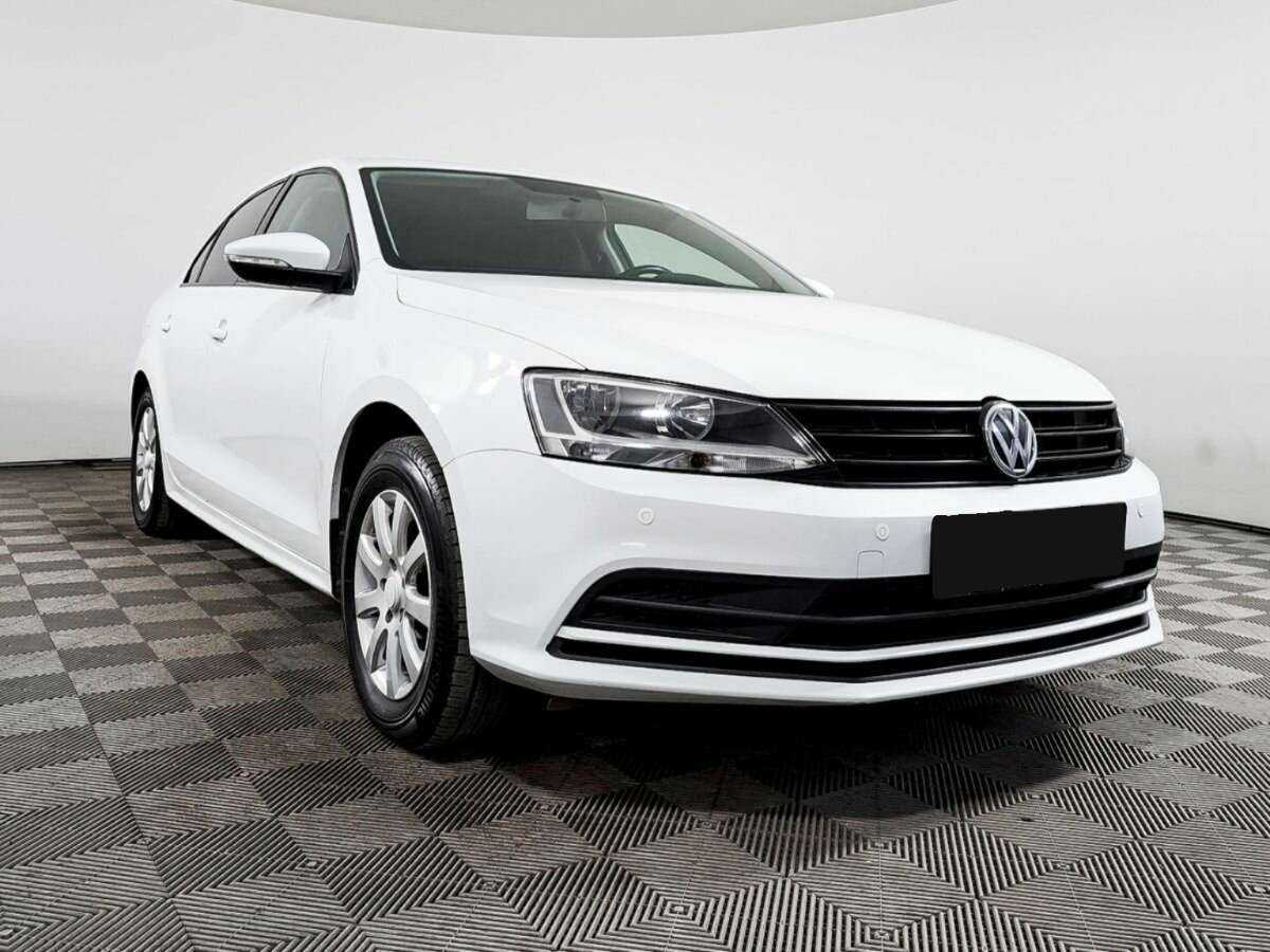 Купить Volkswagen Jetta с пробегом. Фото: #2
