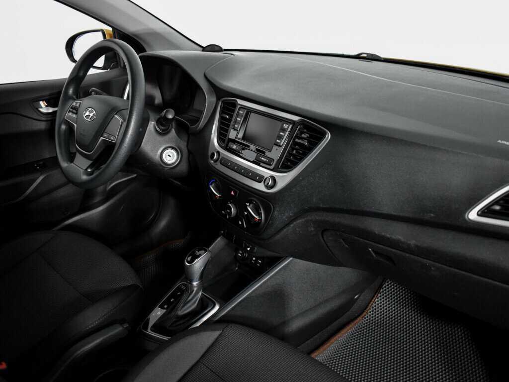 Купить Hyundai Solaris с пробегом. Фото: #11