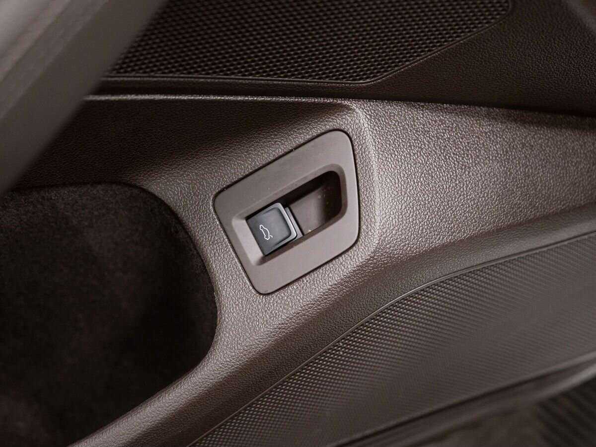 Купить Volkswagen Passat с пробегом. Фото: #16