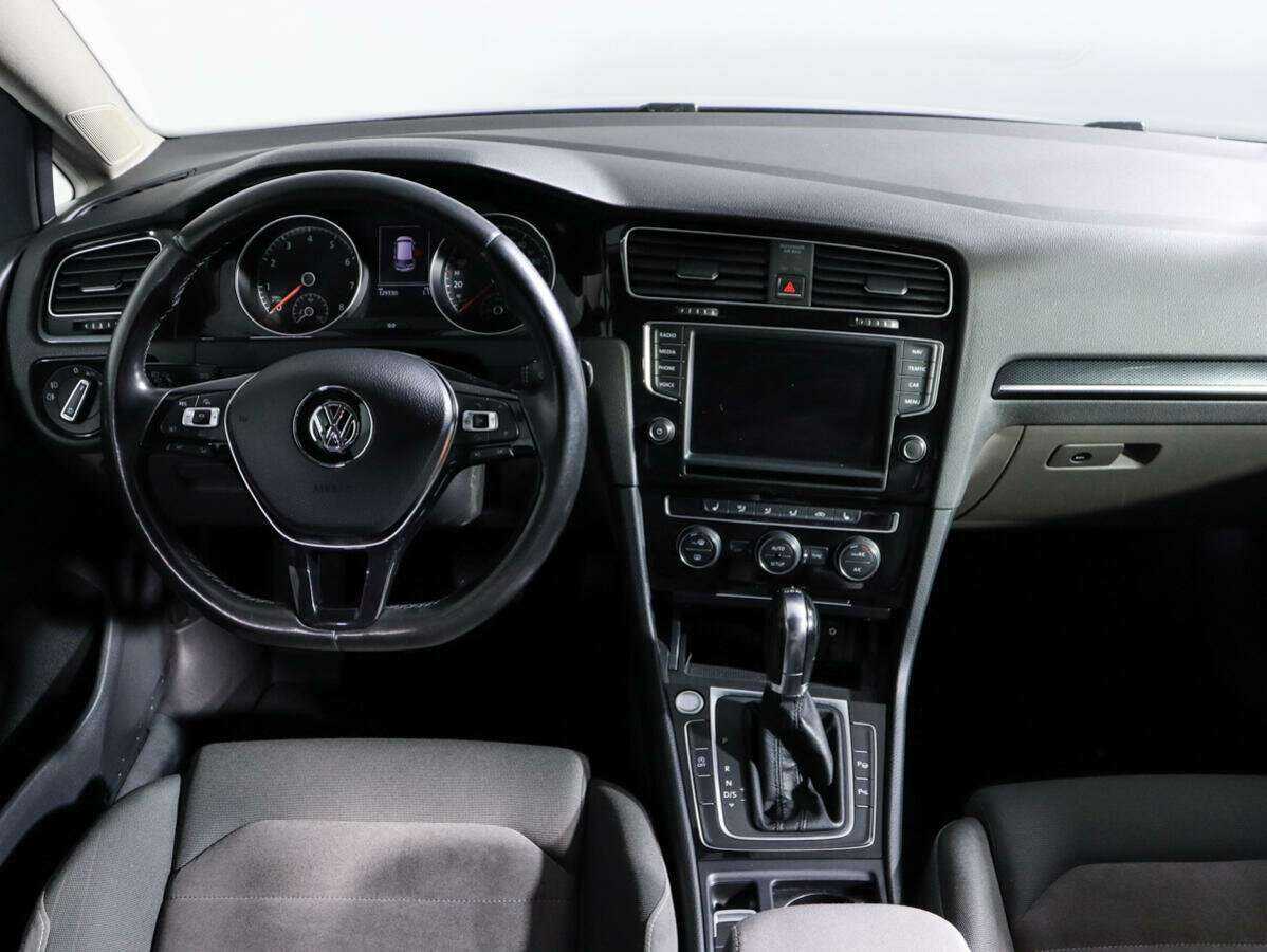 Купить Volkswagen Golf с пробегом. Фото: #11