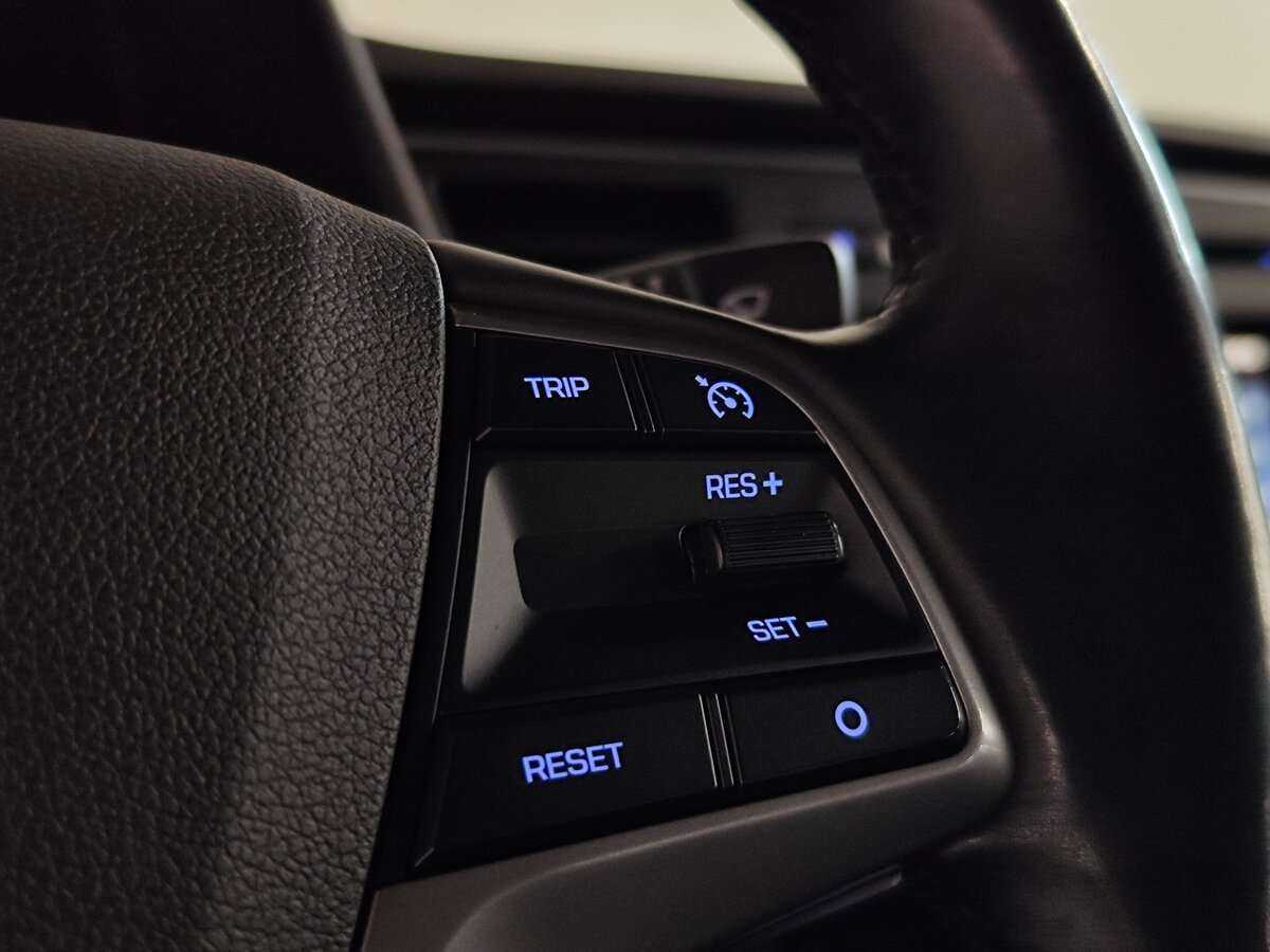 Купить Hyundai Elantra с пробегом. Фото: #15