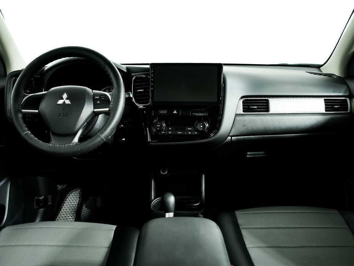 Купить Mitsubishi Outlander с пробегом. Фото: #10