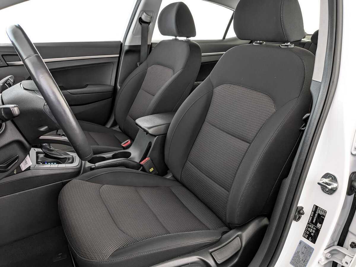 Купить Hyundai Elantra с пробегом. Фото: #19