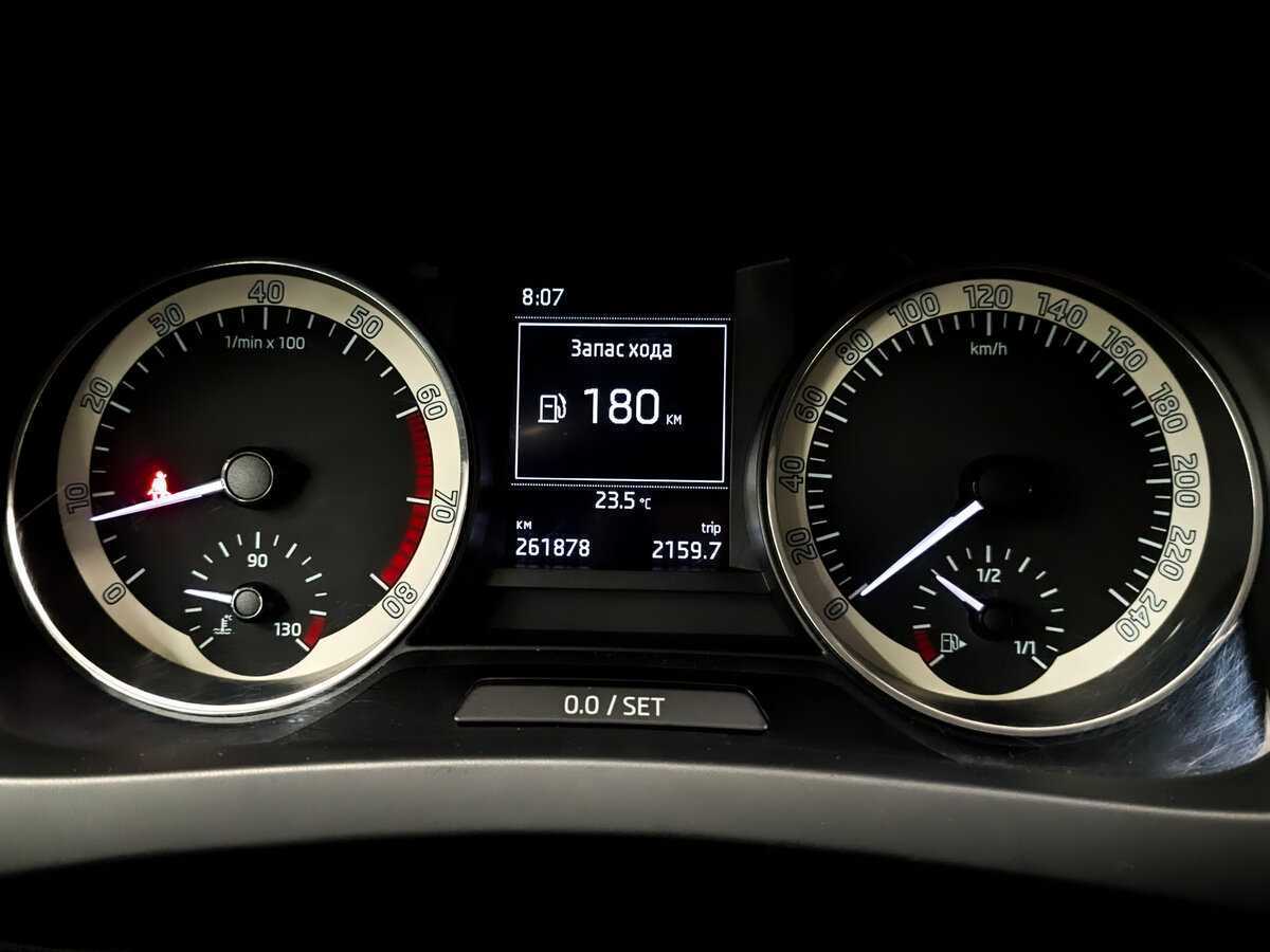 Купить Skoda Rapid с пробегом. Фото: #12