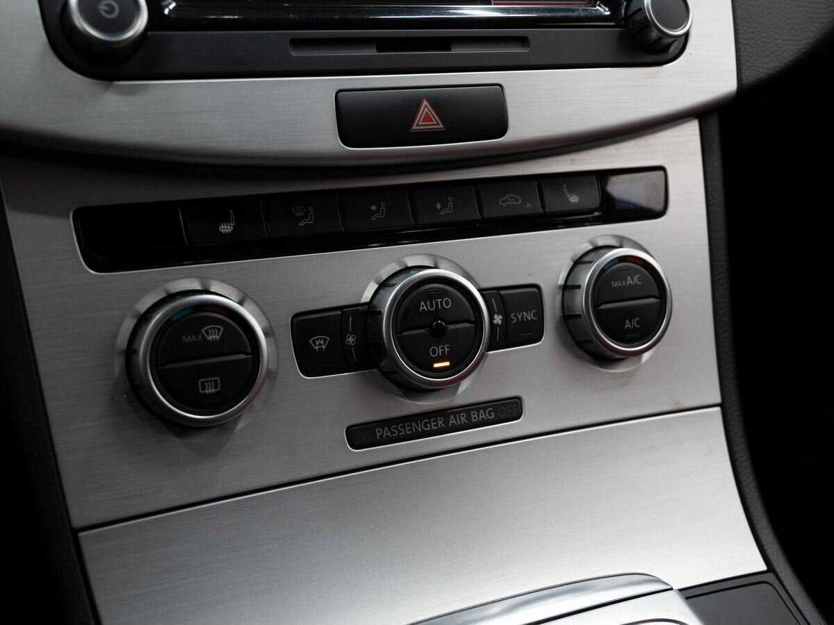Купить Volkswagen Passat CC с пробегом. Фото: #21