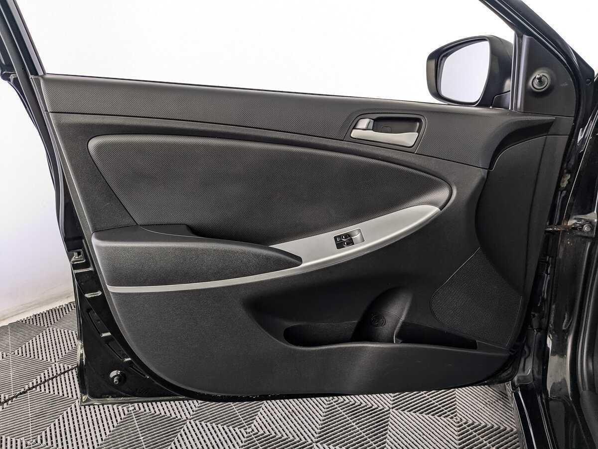 Купить Hyundai Solaris с пробегом. Фото: #14