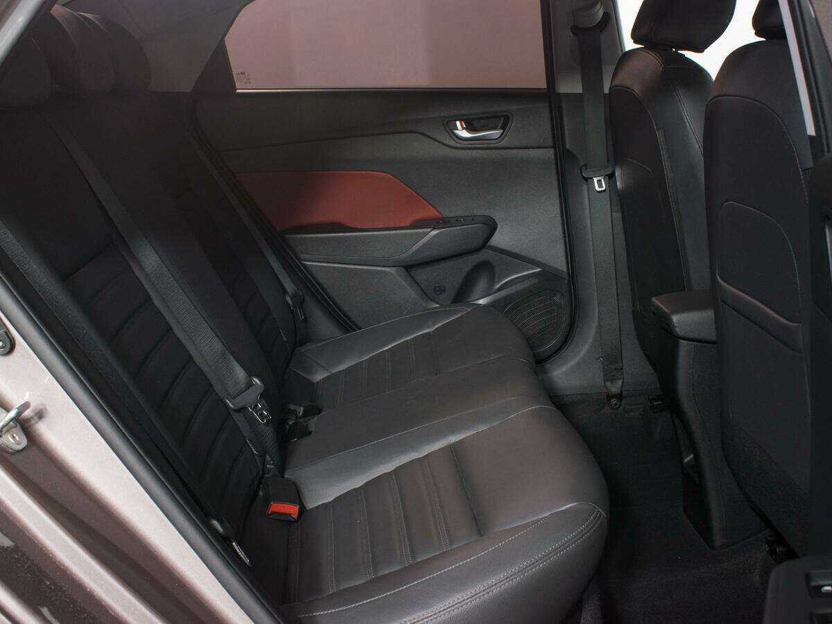 Купить Hyundai Solaris с пробегом. Фото: #12