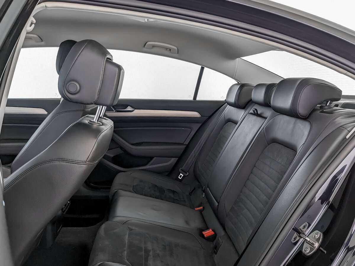 Купить Volkswagen Passat с пробегом. Фото: #11