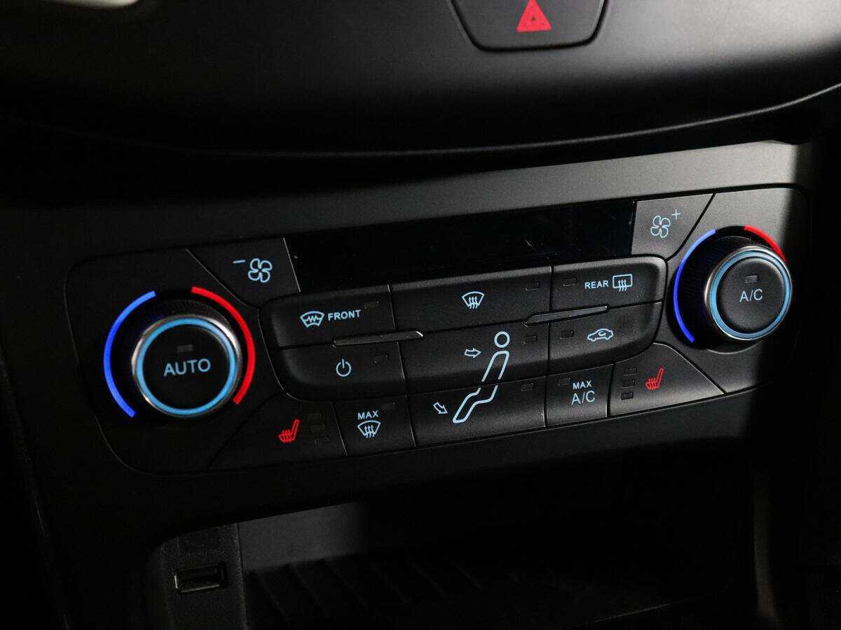 Купить Ford Focus с пробегом. Фото: #15