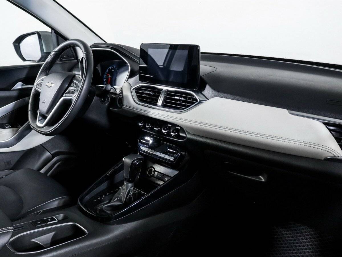 Купить Chevrolet Captiva с пробегом. Фото: #3