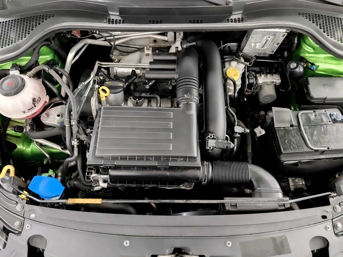 Купить Skoda Rapid с пробегом. Фото: #8