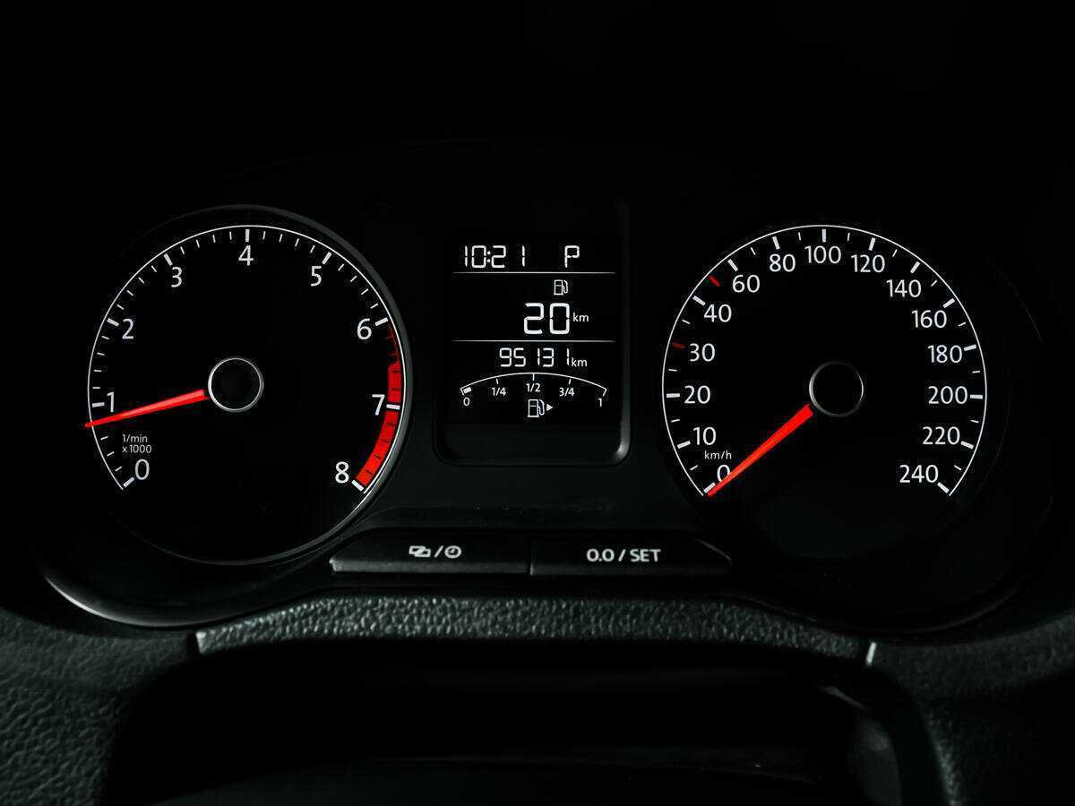 Купить Volkswagen Polo с пробегом. Фото: #9