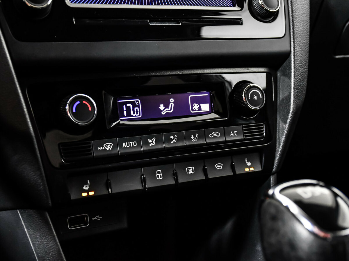 Купить Skoda Rapid с пробегом. Фото: #11