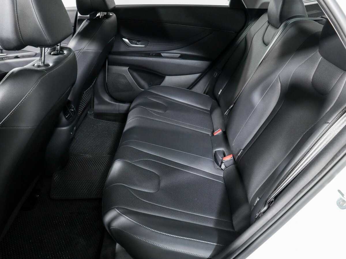 Купить Hyundai Elantra с пробегом. Фото: #9