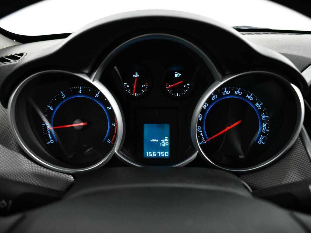 Купить Chevrolet Cruze с пробегом. Фото: #10