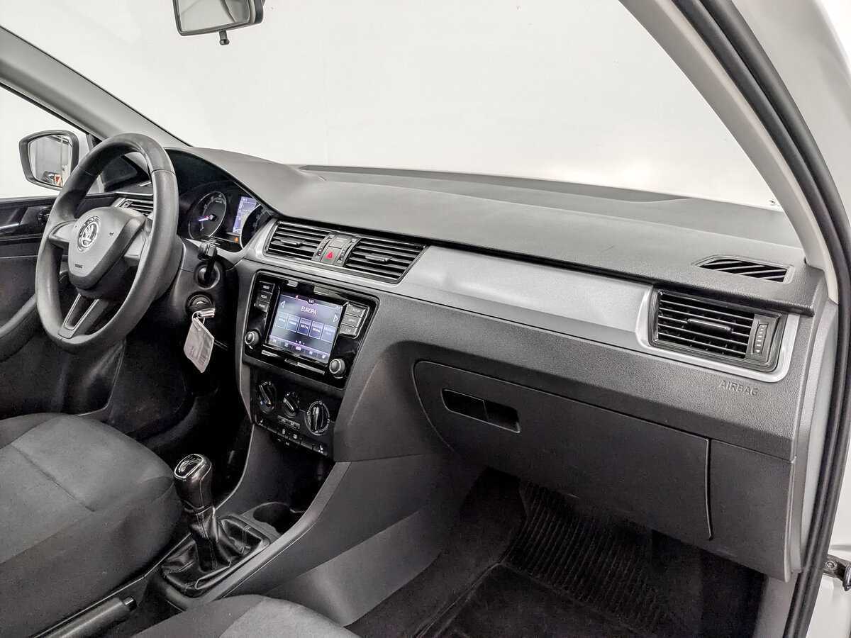 Купить Skoda Rapid с пробегом. Фото: #10