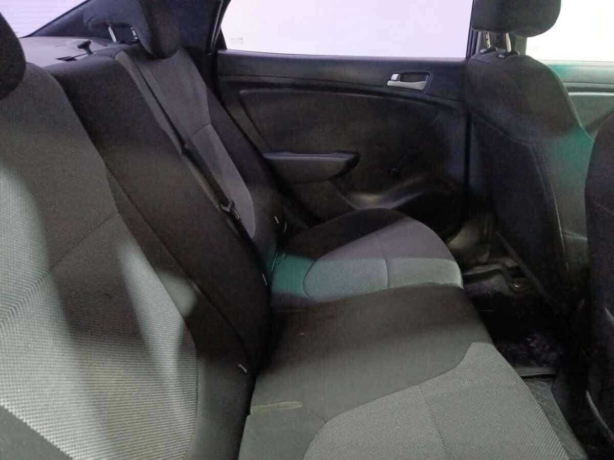 Купить Hyundai Solaris с пробегом. Фото: #10