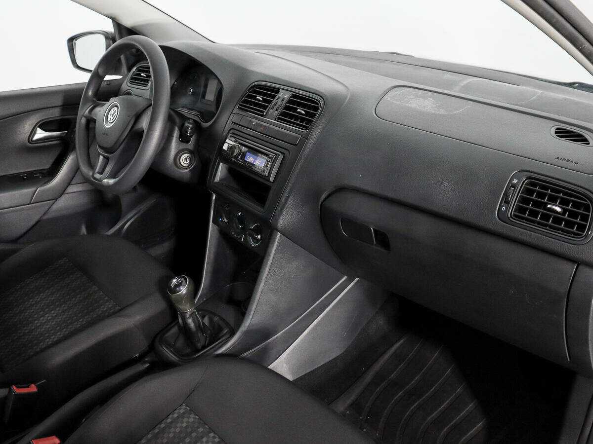 Купить Volkswagen Polo с пробегом. Фото: #8