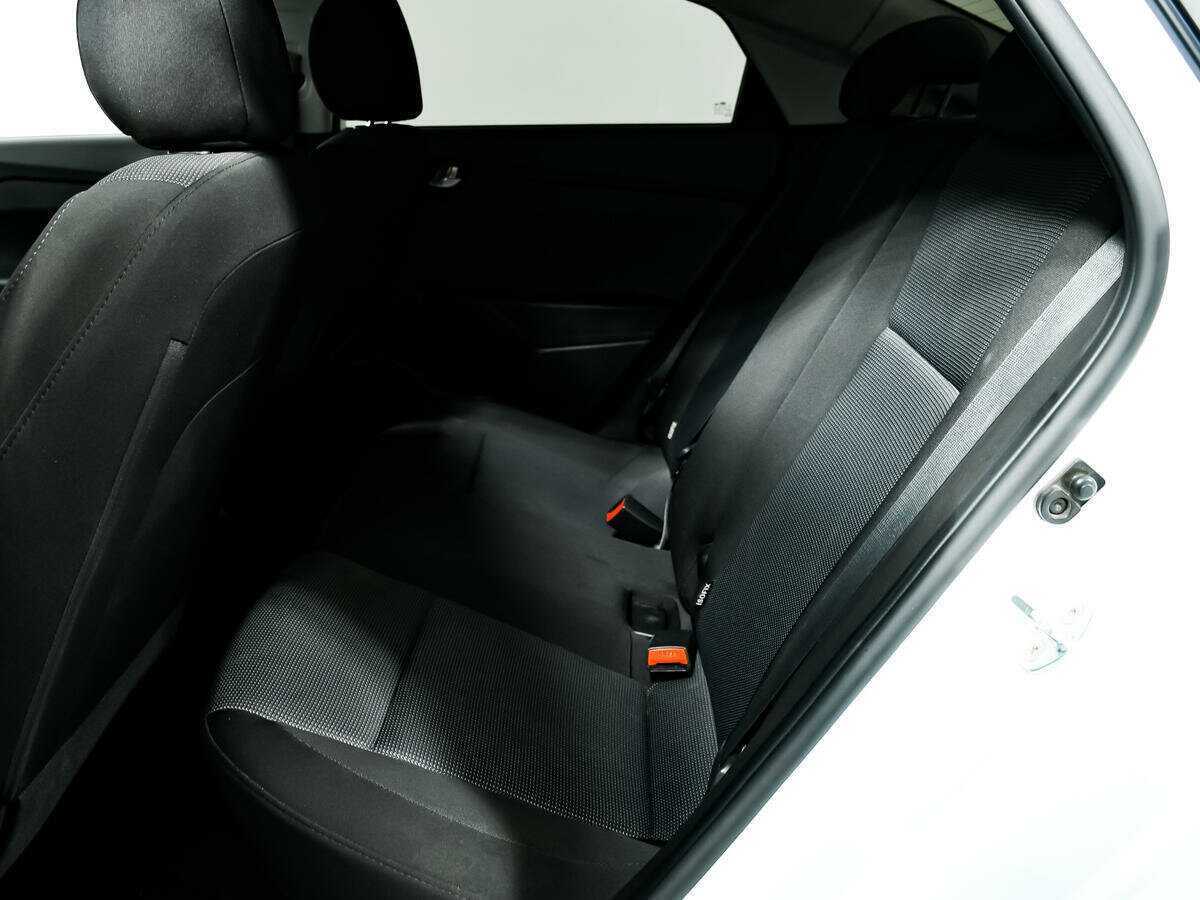 Купить Hyundai Solaris с пробегом. Фото: #11