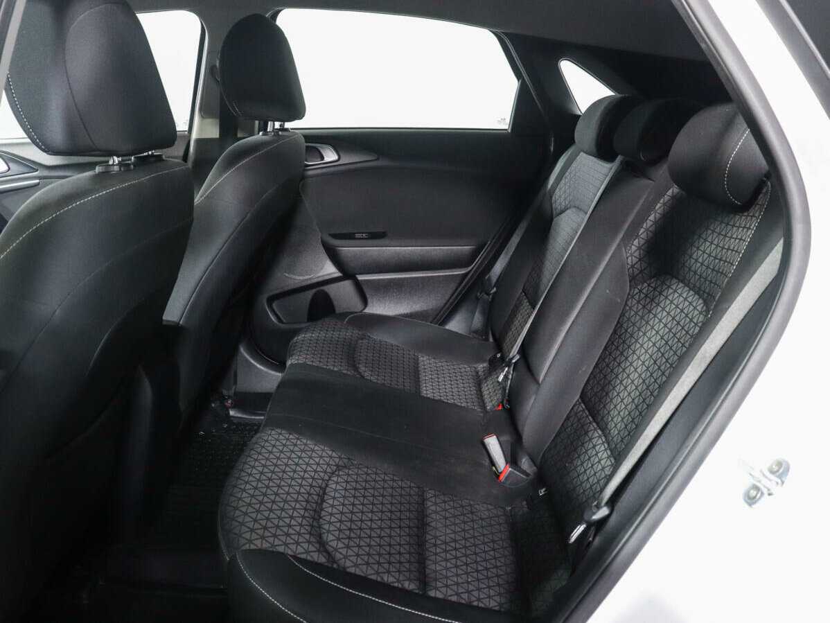 Купить Kia Ceed с пробегом. Фото: #8
