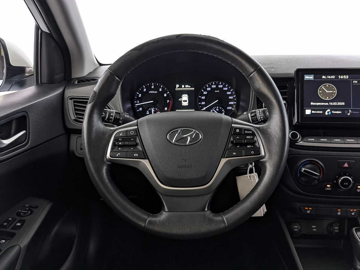 Купить Hyundai Solaris с пробегом. Фото: #19
