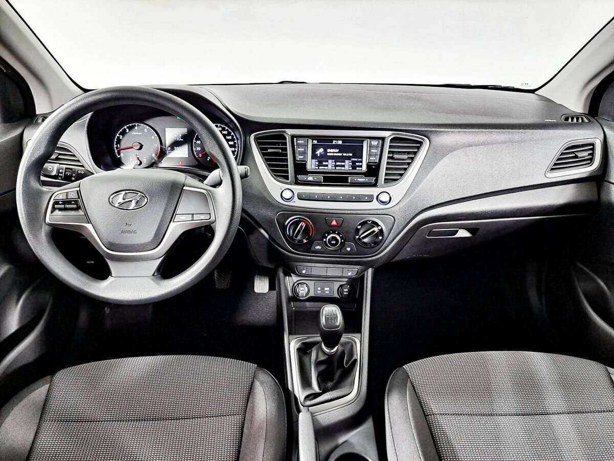 Купить Hyundai Solaris с пробегом. Фото: #11