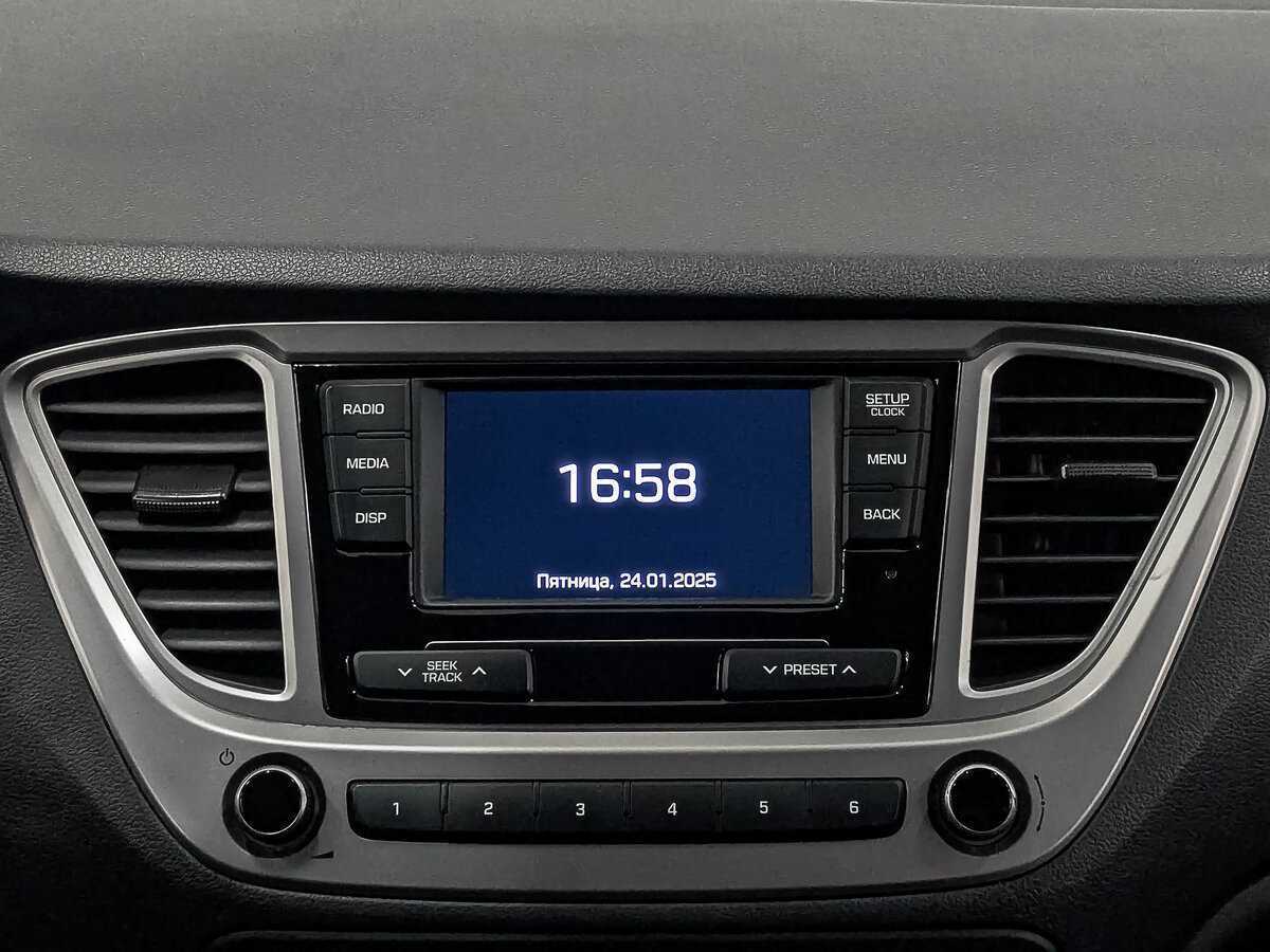 Купить Hyundai Solaris с пробегом. Фото: #14