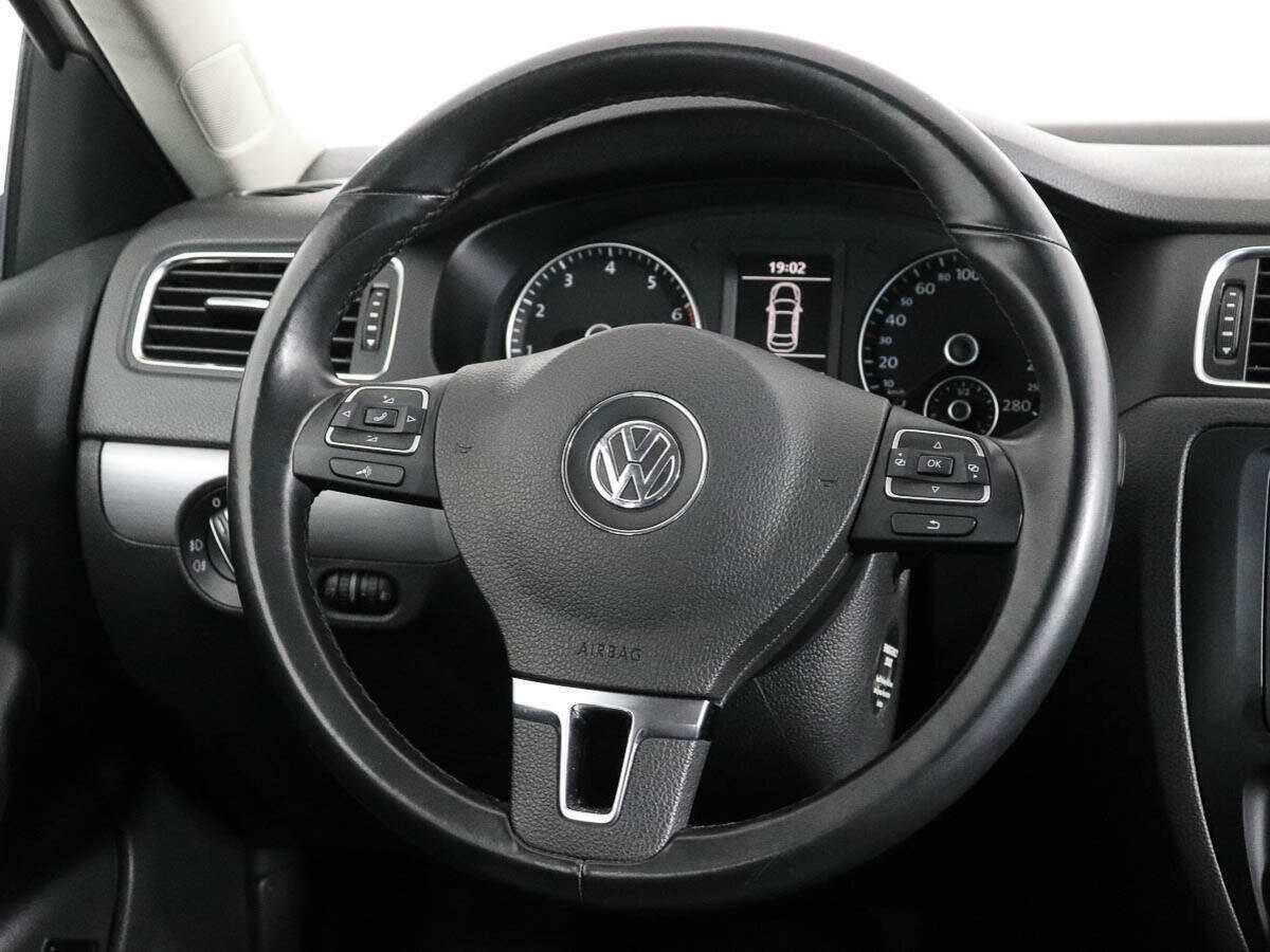 Купить Volkswagen Jetta с пробегом. Фото: #14