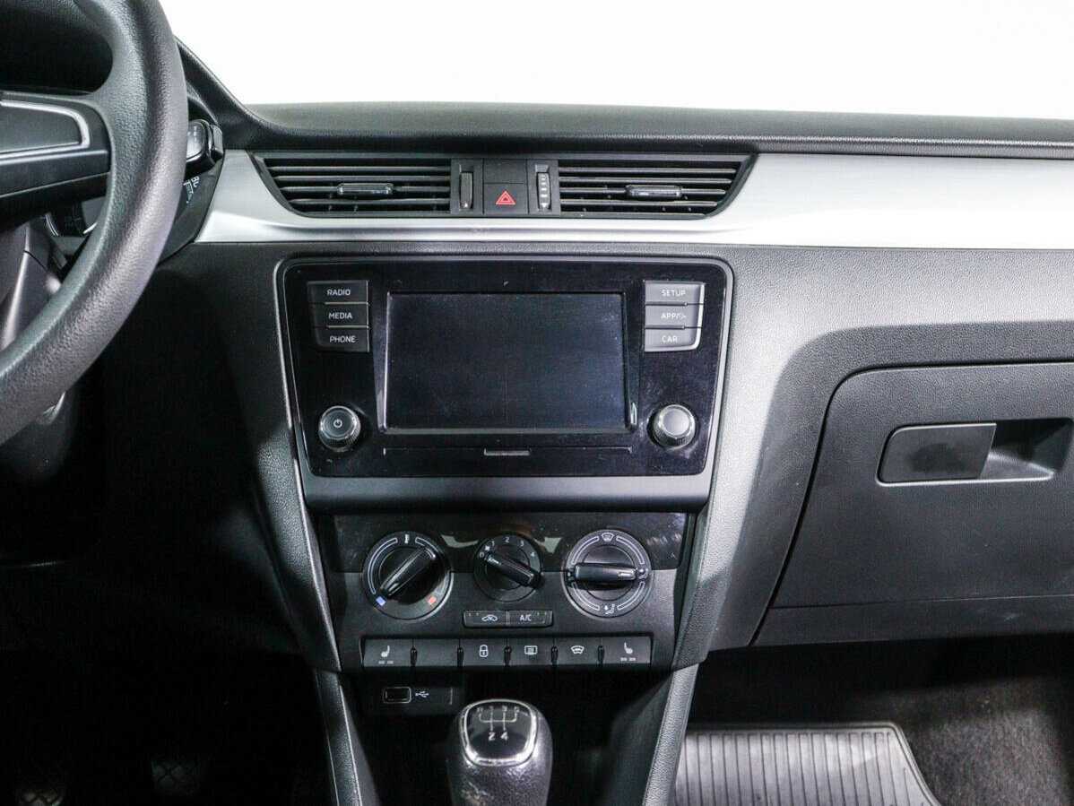 Купить Skoda Rapid с пробегом. Фото: #10