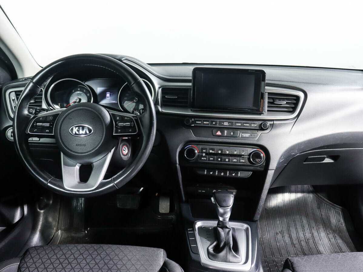 Купить Kia Ceed с пробегом. Фото: #10