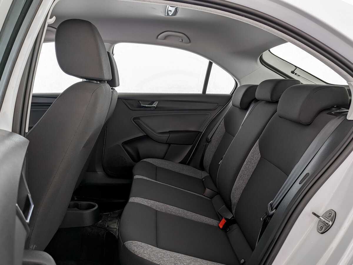 Купить Skoda Rapid с пробегом. Фото: #9
