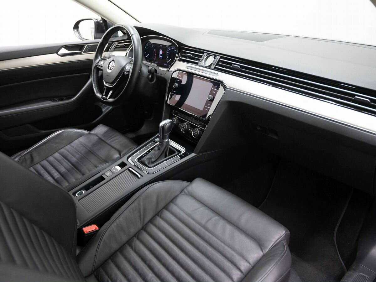 Купить Volkswagen Passat с пробегом. Фото: #10