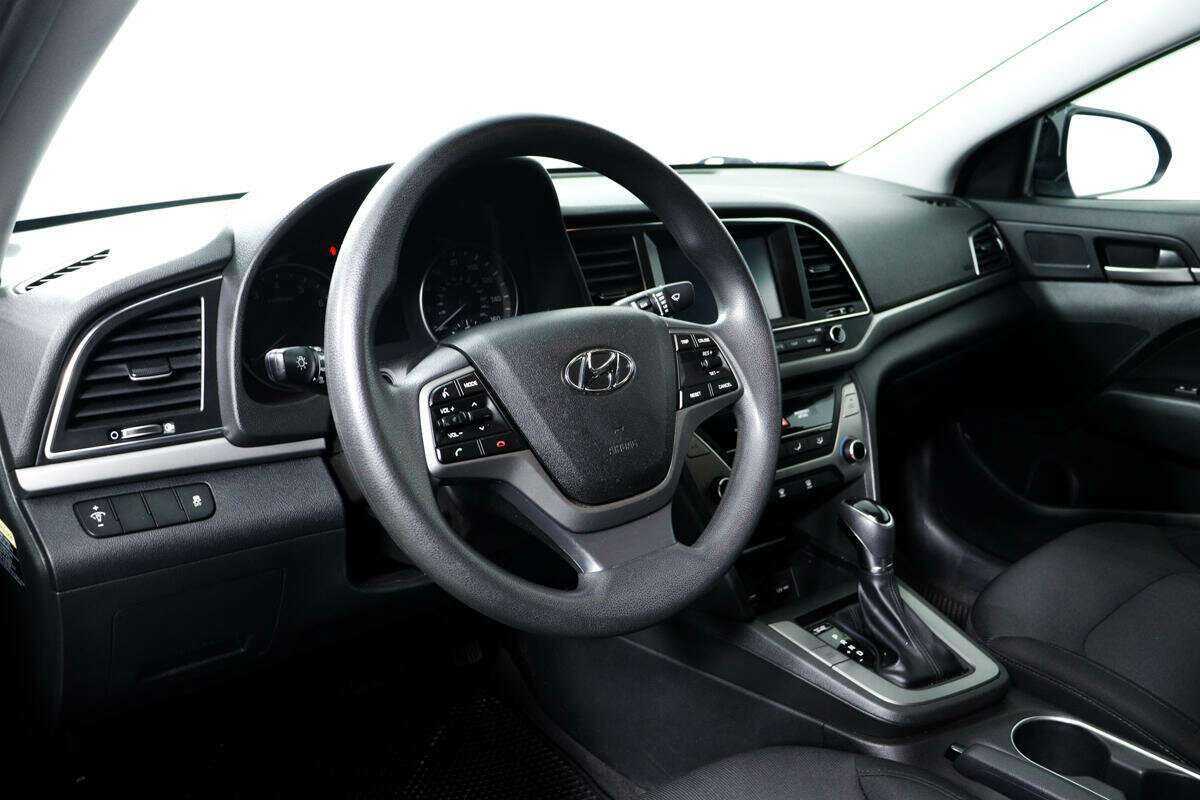 Купить Hyundai Elantra с пробегом. Фото: #12
